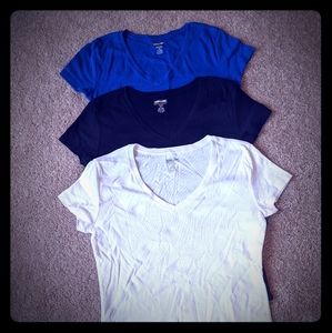 3 pack of Kirkland tees